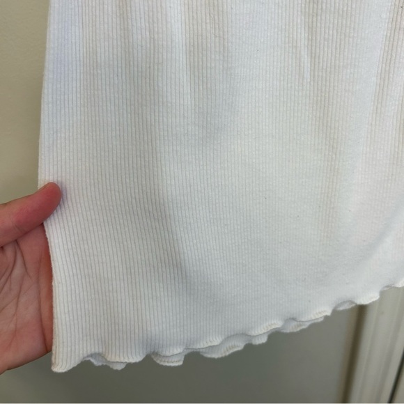 Brandy Melville White Ribbed Ruffled Sleeve Top One Size Fits All Casual Stretch - Picture 2 of 4